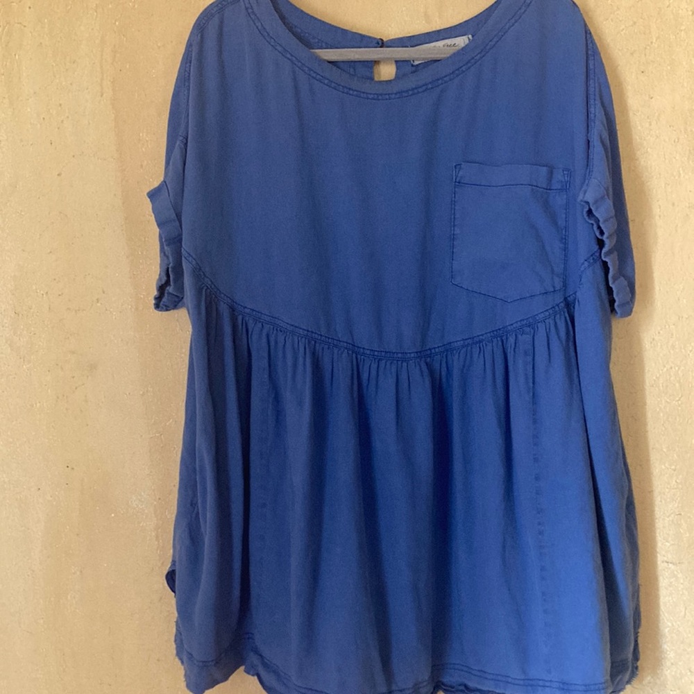 We the Free Moon City Ruffle Top
Free People M gently preowned